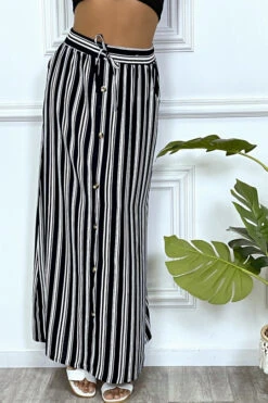 Jupe Longue Marine à Rayure Et Coupe Droite Avec Boutons