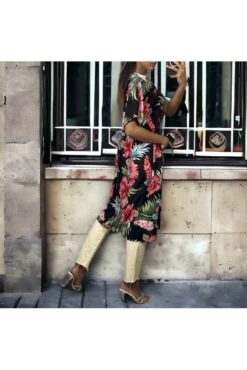 Kimono Noir Motif Fleuris Manches Courtes