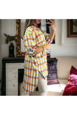 Longue Chemise à Carreaux Très Chic Avec Du Jaune