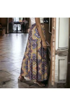 Longue Jupe Lilas évasé Avec Joli Motif