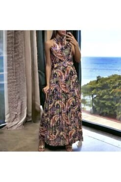 Longue Robe Plissé Noir Avec Ceinture Sublime Motif Imprimé