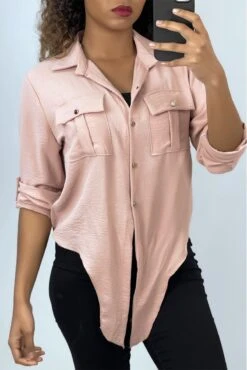 Chemise Rose Qui Se Noue à Boutons Dorés